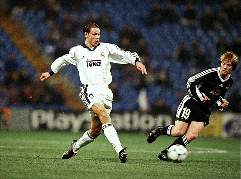 Hình ảnh về tiền vệ Fernando Redondo